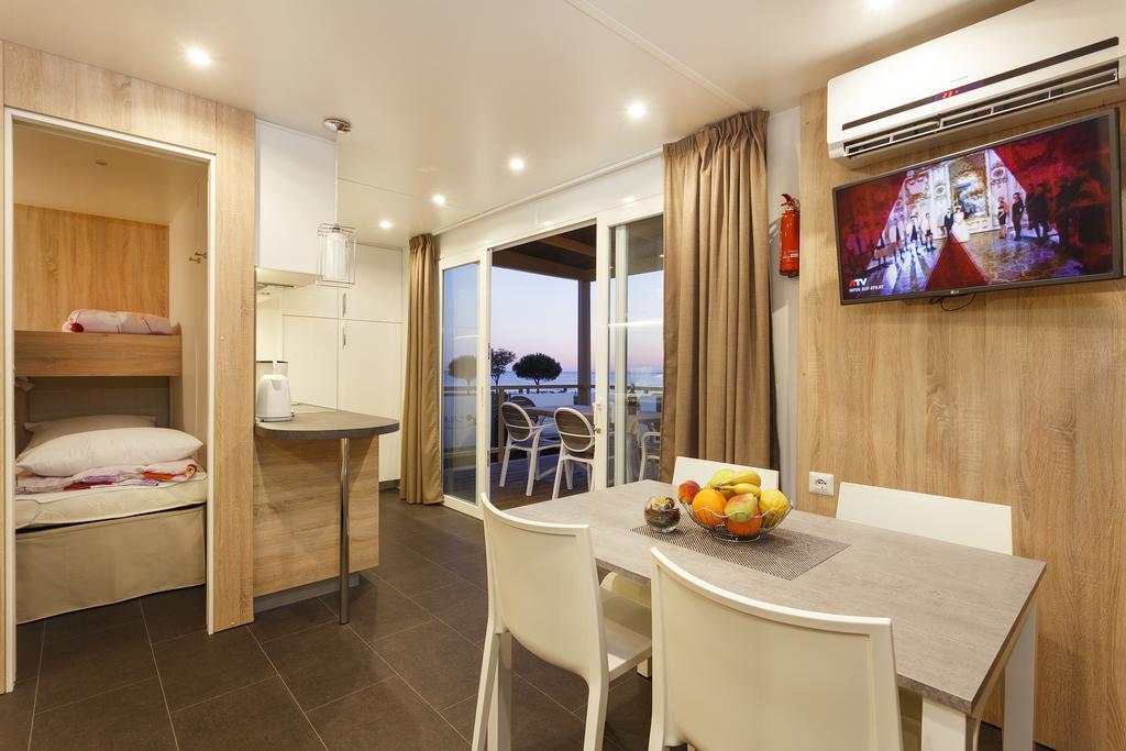 Mobile Homes Premium Vista Mare Park Umag By Camp4You Eksteriør billede