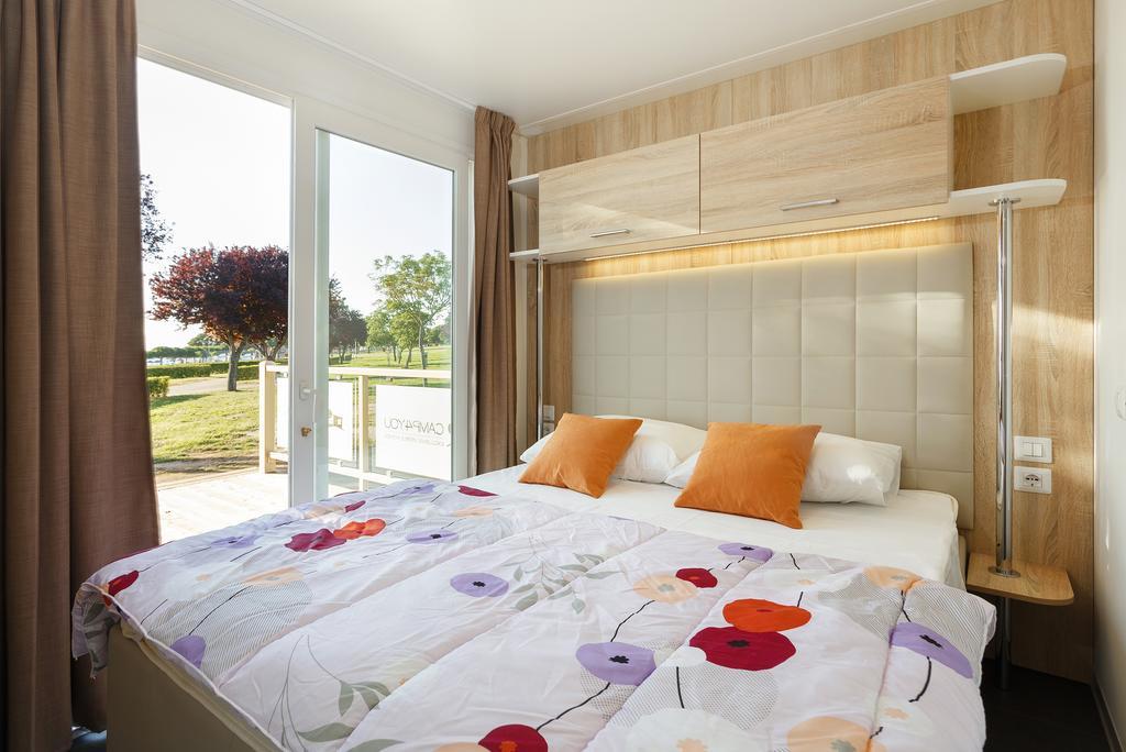 Mobile Homes Premium Vista Mare Park Umag By Camp4You Eksteriør billede
