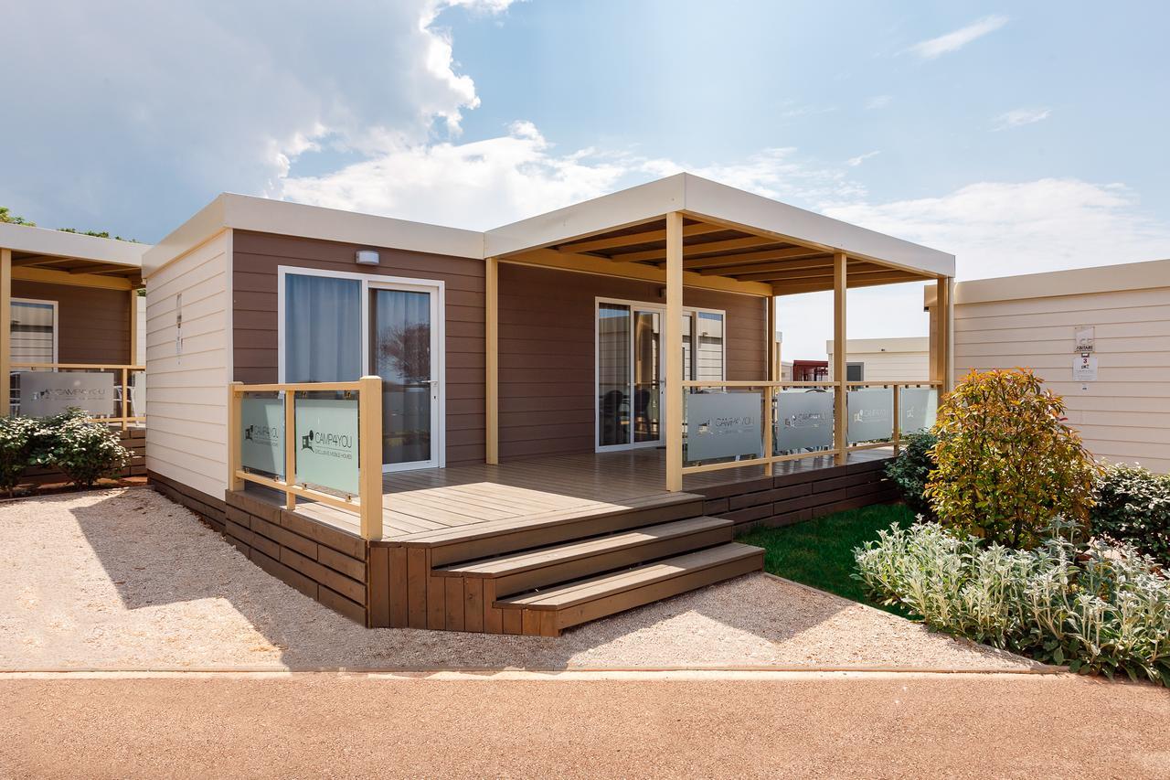 Mobile Homes Premium Vista Mare Park Umag By Camp4You Eksteriør billede